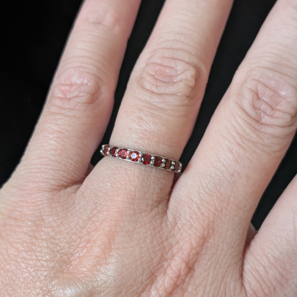 Sterling Silver Garnet Band Ring – Size 7